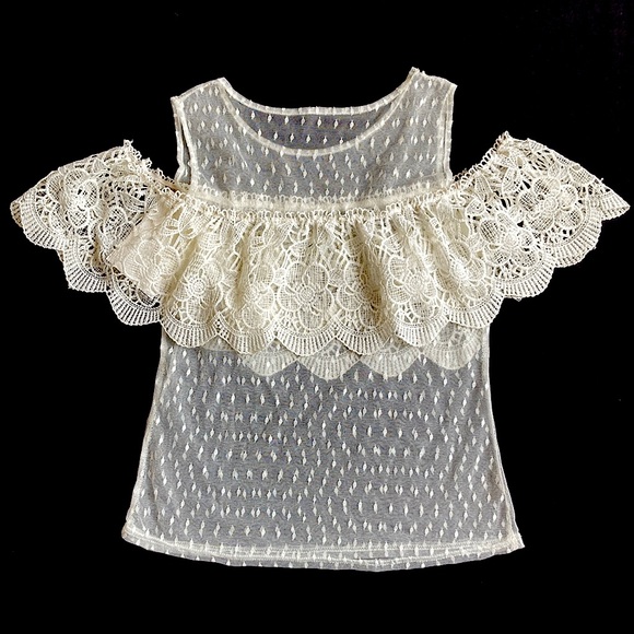 Lace Trim Solid Ruched Sleeveless Swiss Dot Top